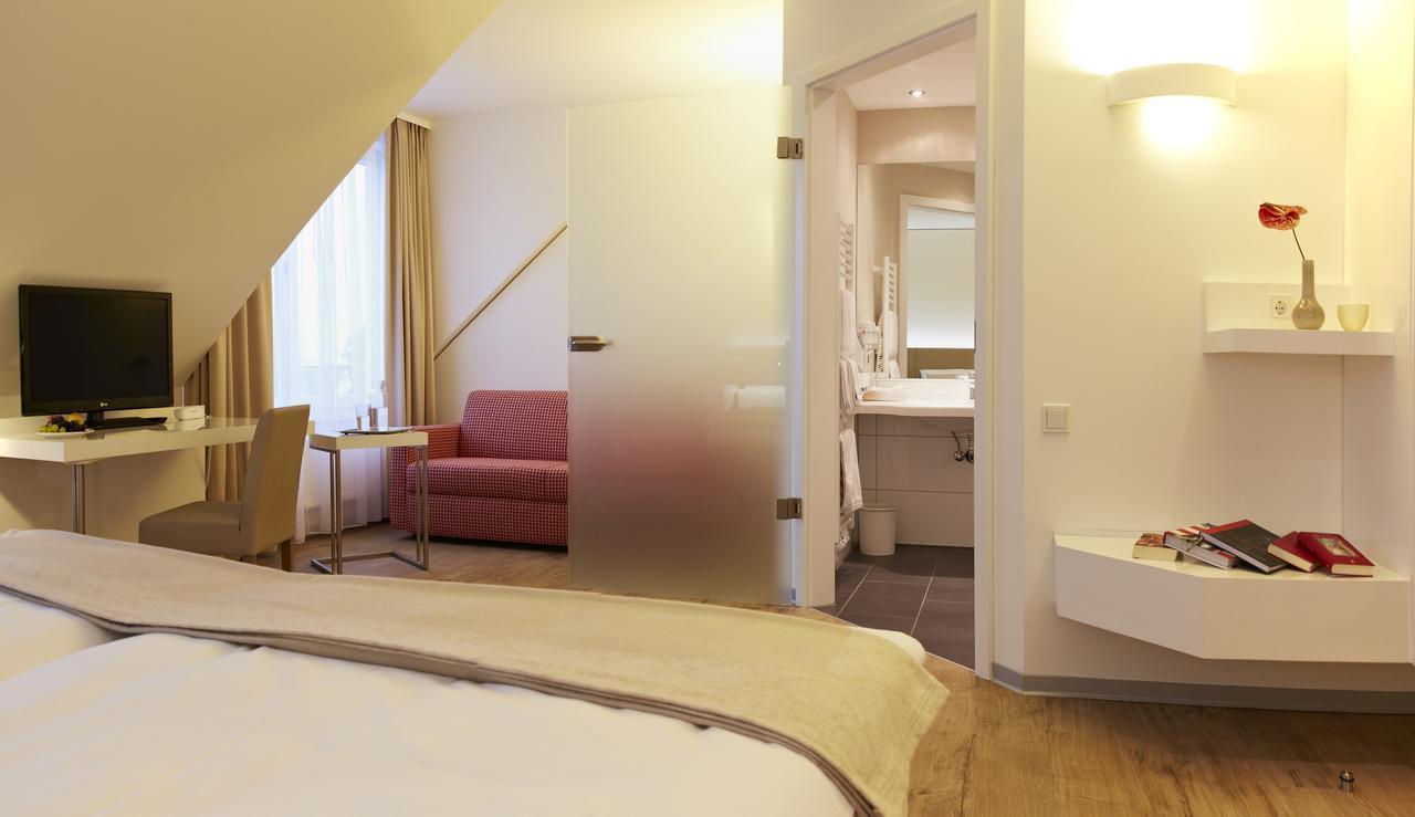 Landhotel Sonne Neuendettelsau Exterior photo